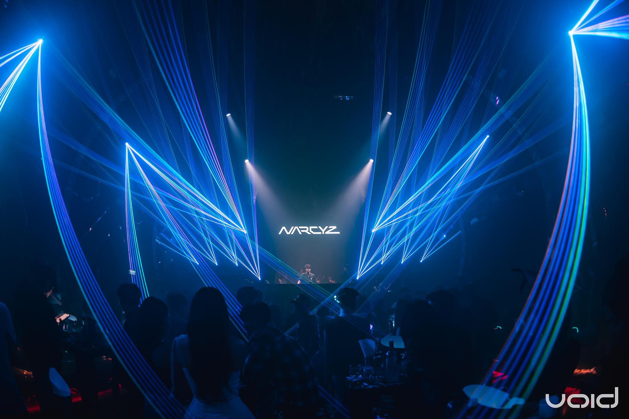 NARCYZ live show with lasers and crowd